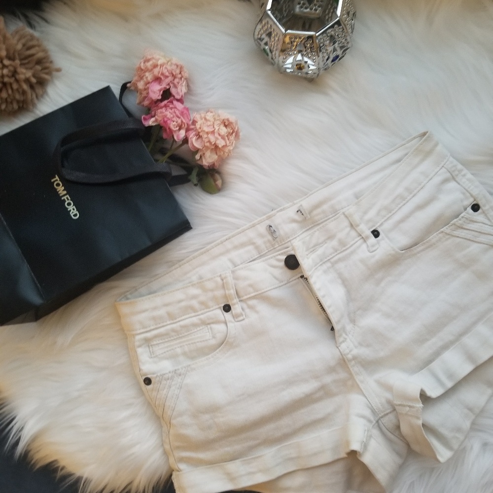 Eggshell white midrise shorts